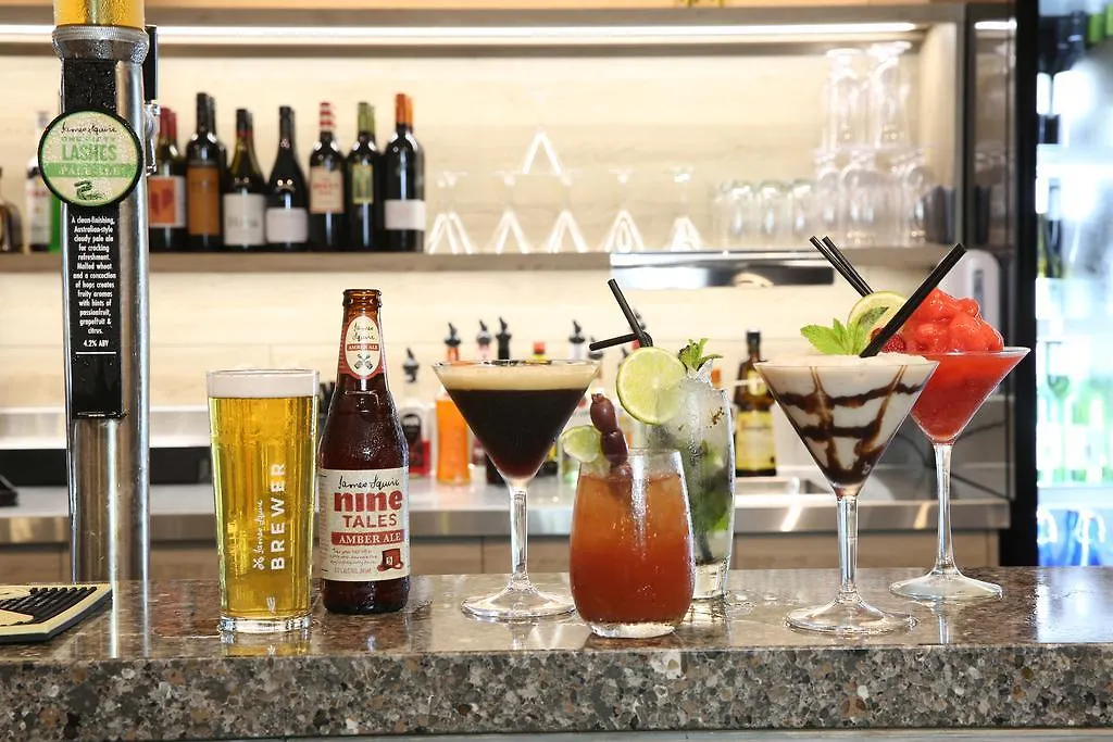 Mantra Club Croc Hotel Airlie Beach 4*,