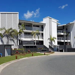Отель Harbour Cove